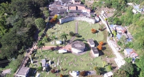 Kinh hoàng phát hiện ngôi mộ tập thể của 50 nạn nhân thảm sát